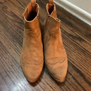 Western style Chelsea ankle bootie